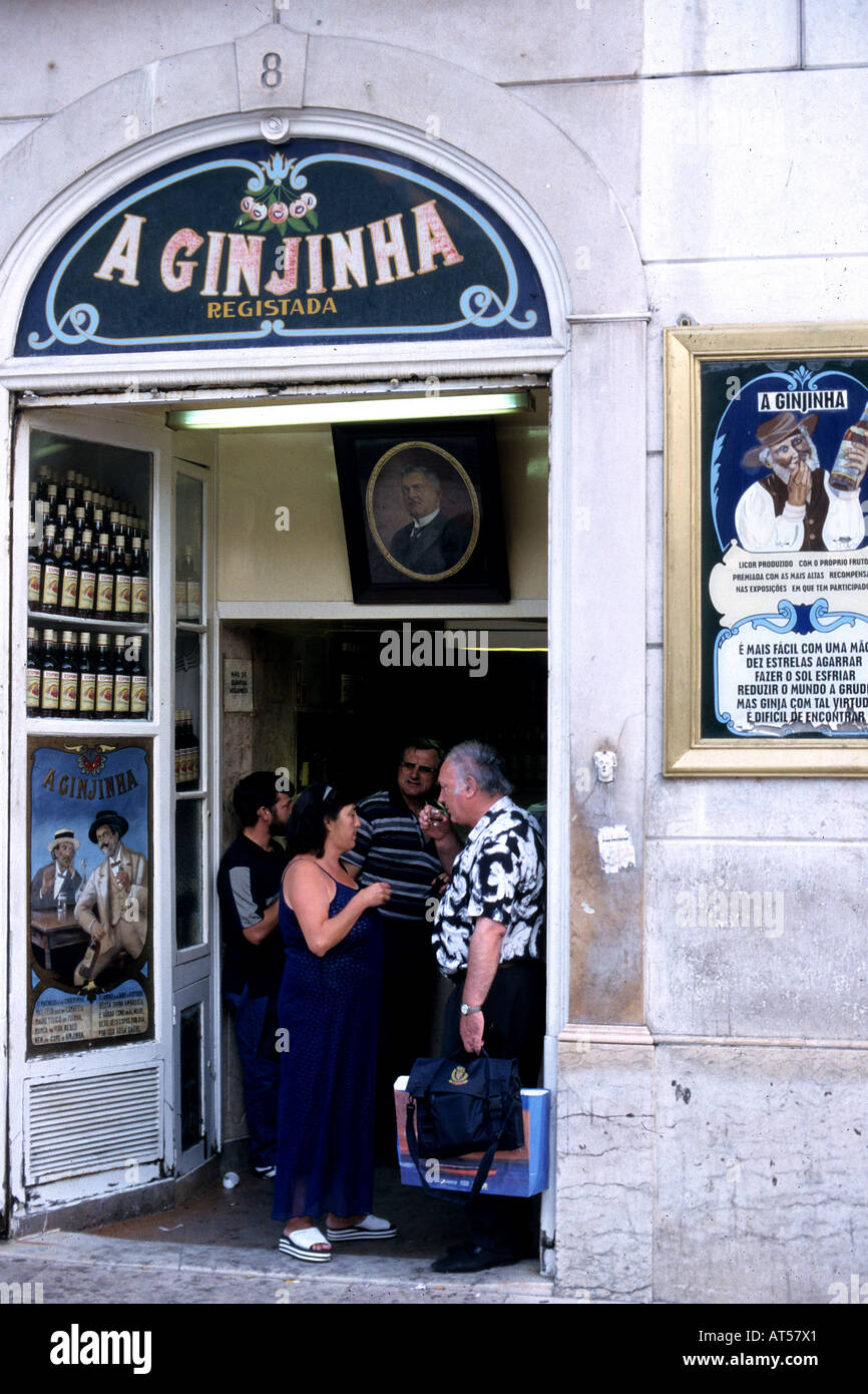 Un Ginjinha portoghese Portogallo Lisbona bar cafe pup Foto Stock