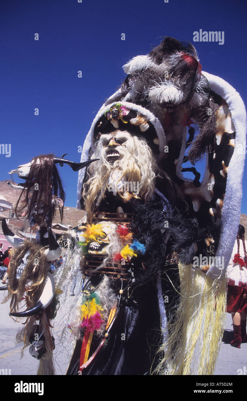 Tobas mascherato ballerino, Chutillos festival, Potosi, Bolivia Foto Stock