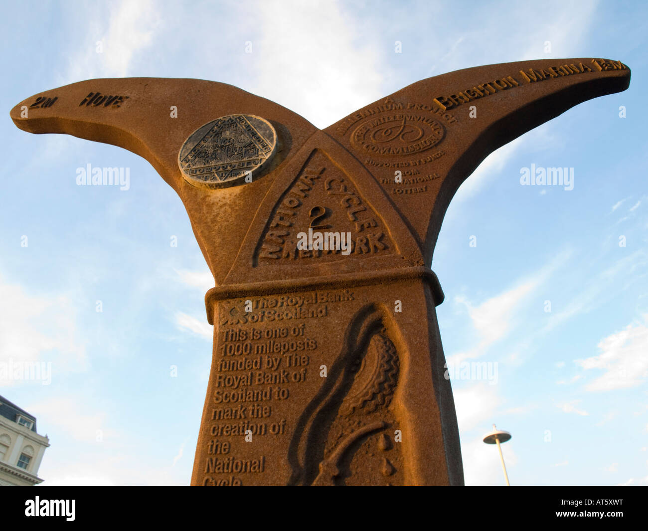 In Europa il Regno Unito sussex brighton pista ciclabile milepost Foto Stock