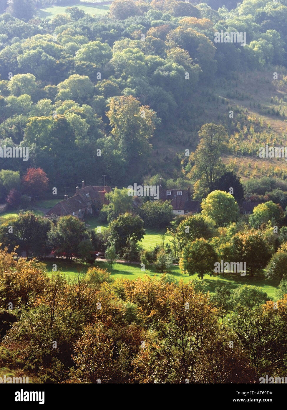 Vista dal vertice di coombe hill cercando di coombe village la ridgeway percorso i chilterns buckinghamshire Inghilterra Foto Stock