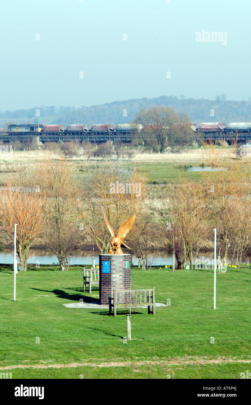 Il National Memorial Arboretum e Derby a Tamworth linea ferroviaria in Staffordshire "Gran Bretagna" Foto Stock