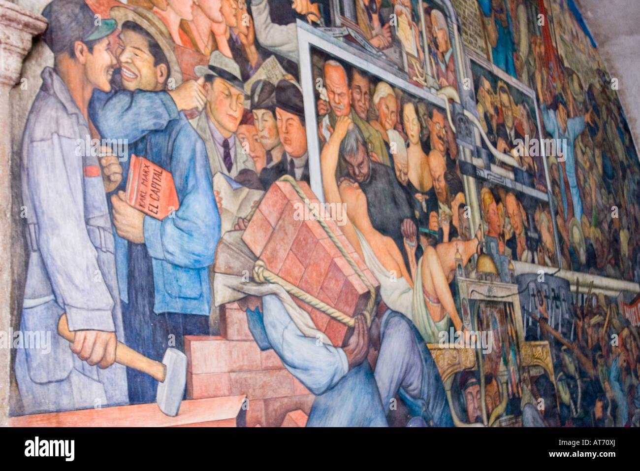 El mural de la historia de mexico immagini e fotografie stock ad alta