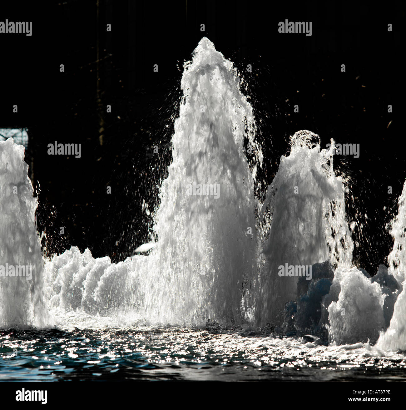 Raffica di acqua dalla fontana Foto Stock