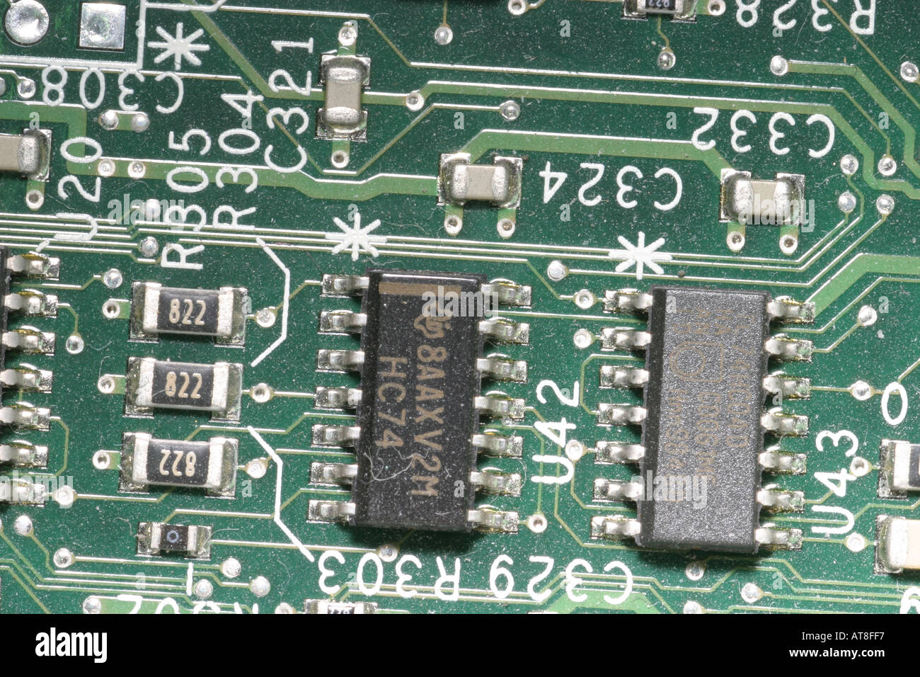I chip di silicio su una scheda madre del computer Foto stock - Alamy