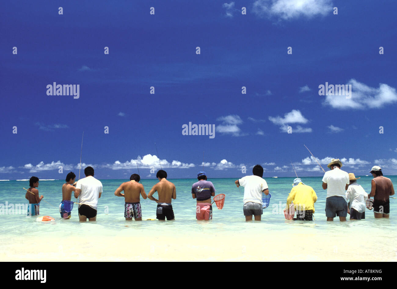 O'ama la pesca costiera, Kualoa beach park, Oahu Foto Stock