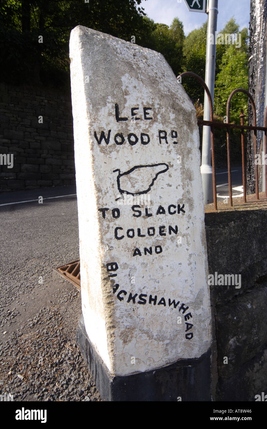 Strada storica segno al lasco e Colden Blackshawhead Yorkshire Regno Unito Foto Stock