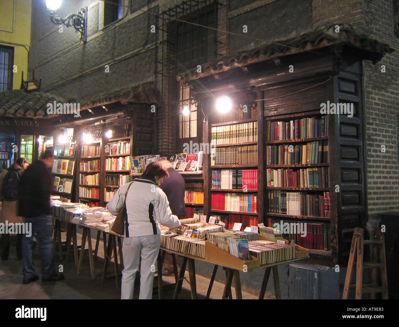 Book shop sulla strada a Madrid Foto Stock