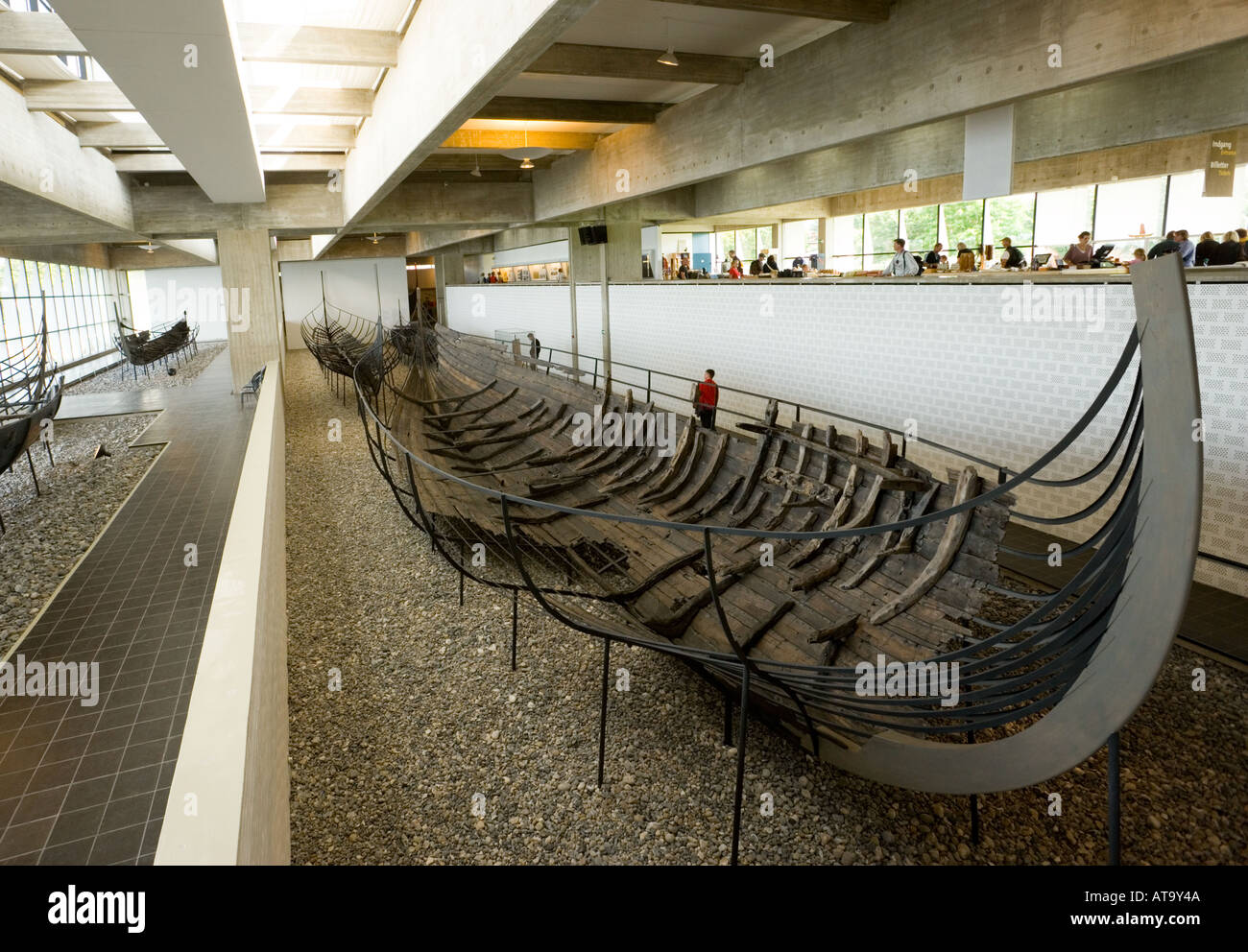 Roskilde Danimarca conservati e barca ricostruito nel Museo della Nave Vichinga Foto Stock