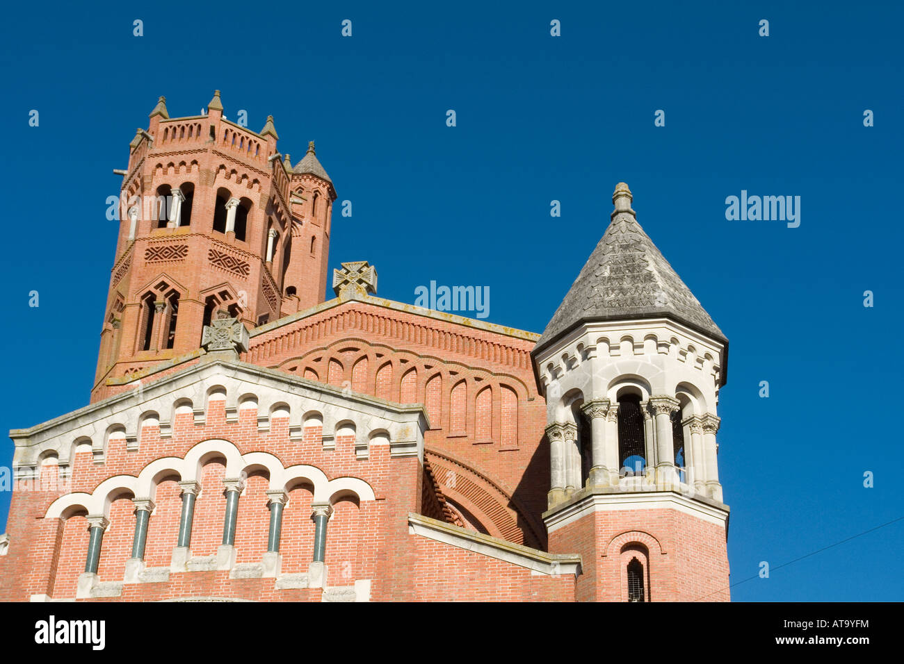 Mattoni decorativi su Eglise St Catherine Villeneuve sur Lot Lot et Garonne Francia Foto Stock