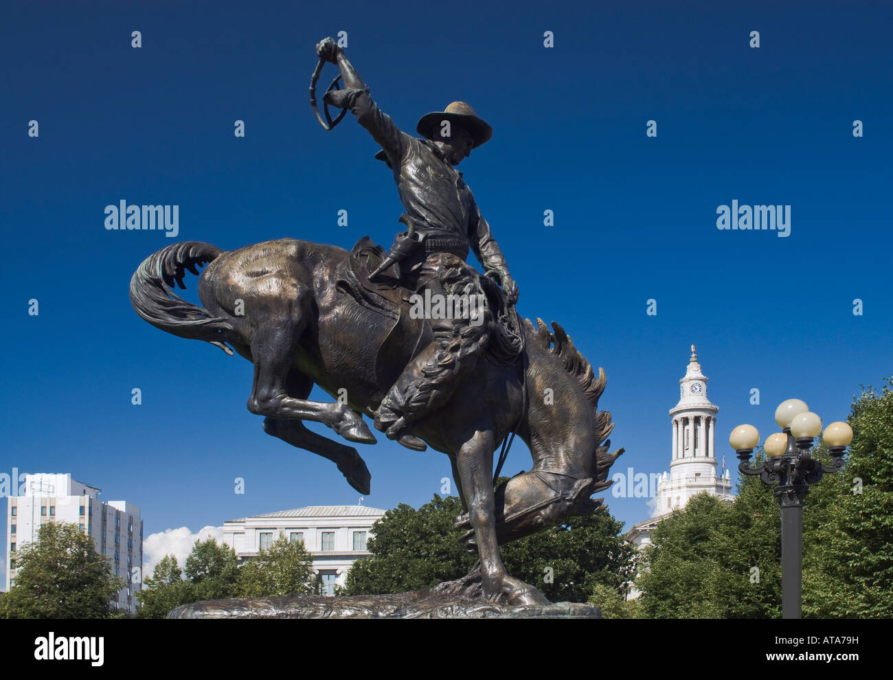 Bronco Buster statua presso il Centro Civico, Denver, Colorado, STATI UNITI D'AMERICA Foto Stock
