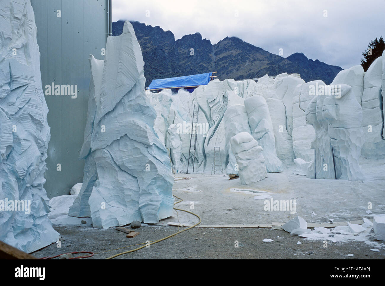 La ricreazione di un ghiacciaio su un set per il film Vertical Limit vicino a Queenstown Nuova Zelanda Foto Stock