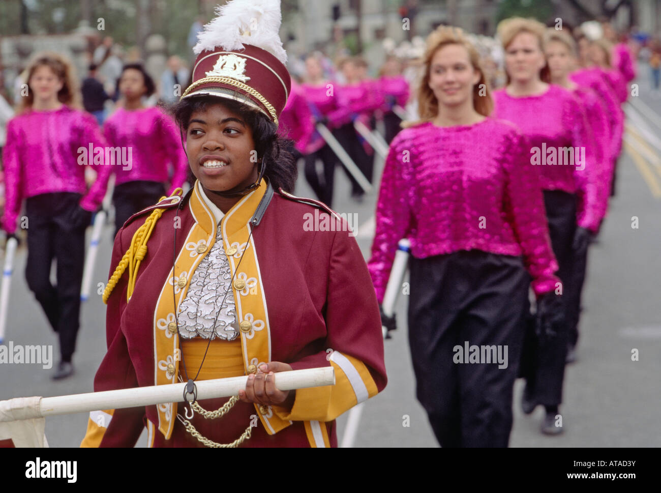 Majorettes in una marching band in una sfilata in Sant'Agostino Florida USA Foto Stock