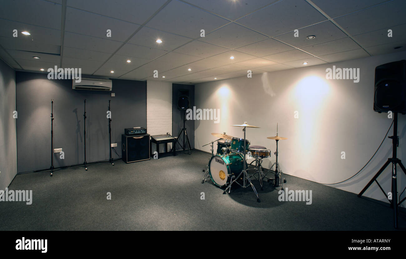 Regno unito Londra un studio di registrazione con un drum kit Foto Stock
