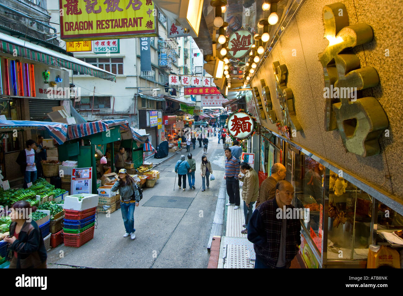 Ristorante segno dice tagliatelle in cinese nel Mercato Centrale di Hong Kong Foto Stock