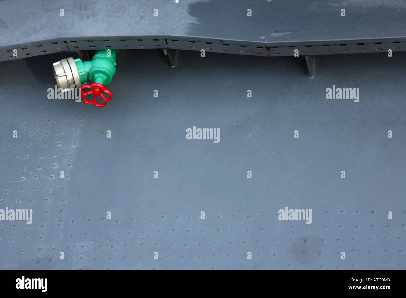 La pipeline su una chiatta, in Germania, in Renania settentrionale-Vestfalia, Koeln Foto Stock