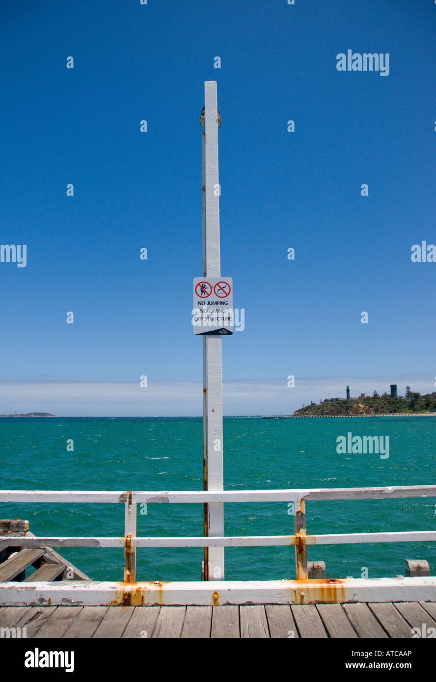 Un segno sul molo Queenscliff Victoria. Foto Stock