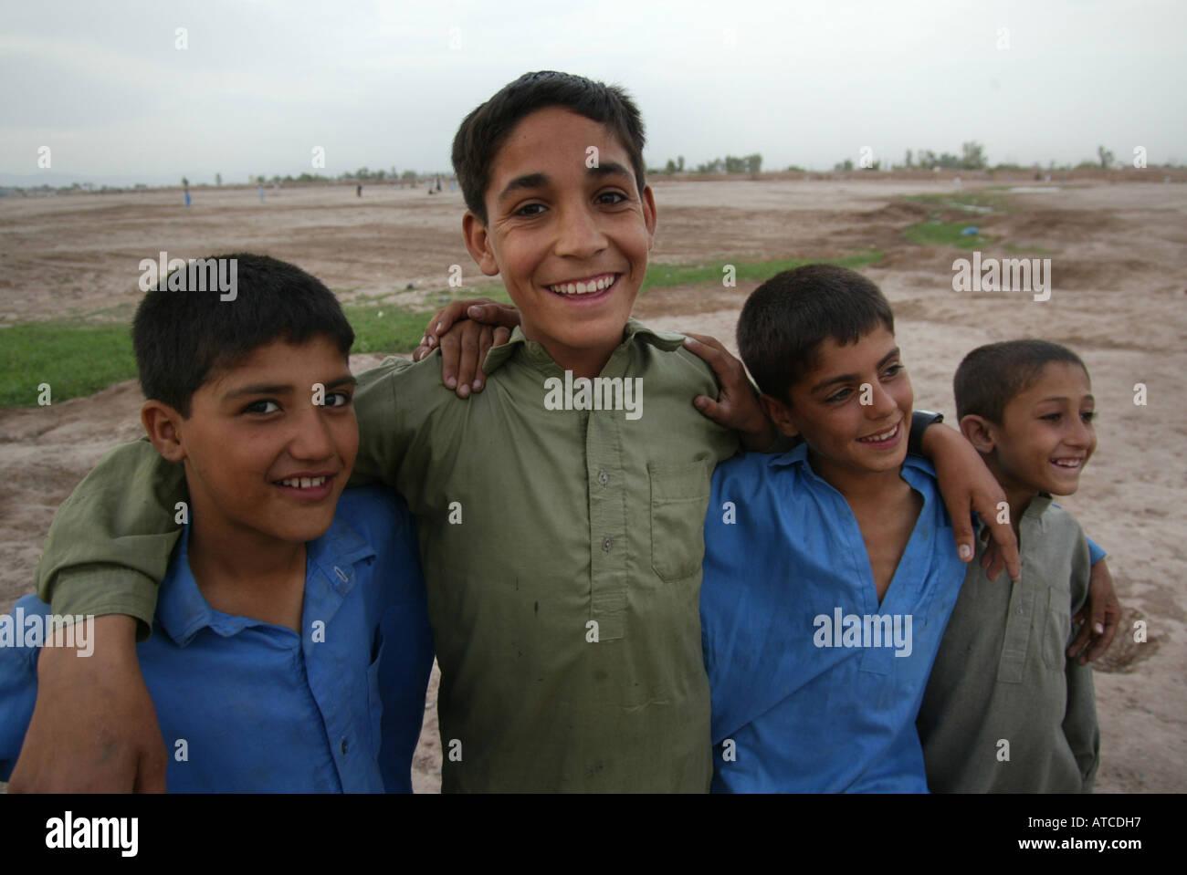 I rifugiati afgani a Peshawar è costretto a tornare in Afghanistan Foto Stock