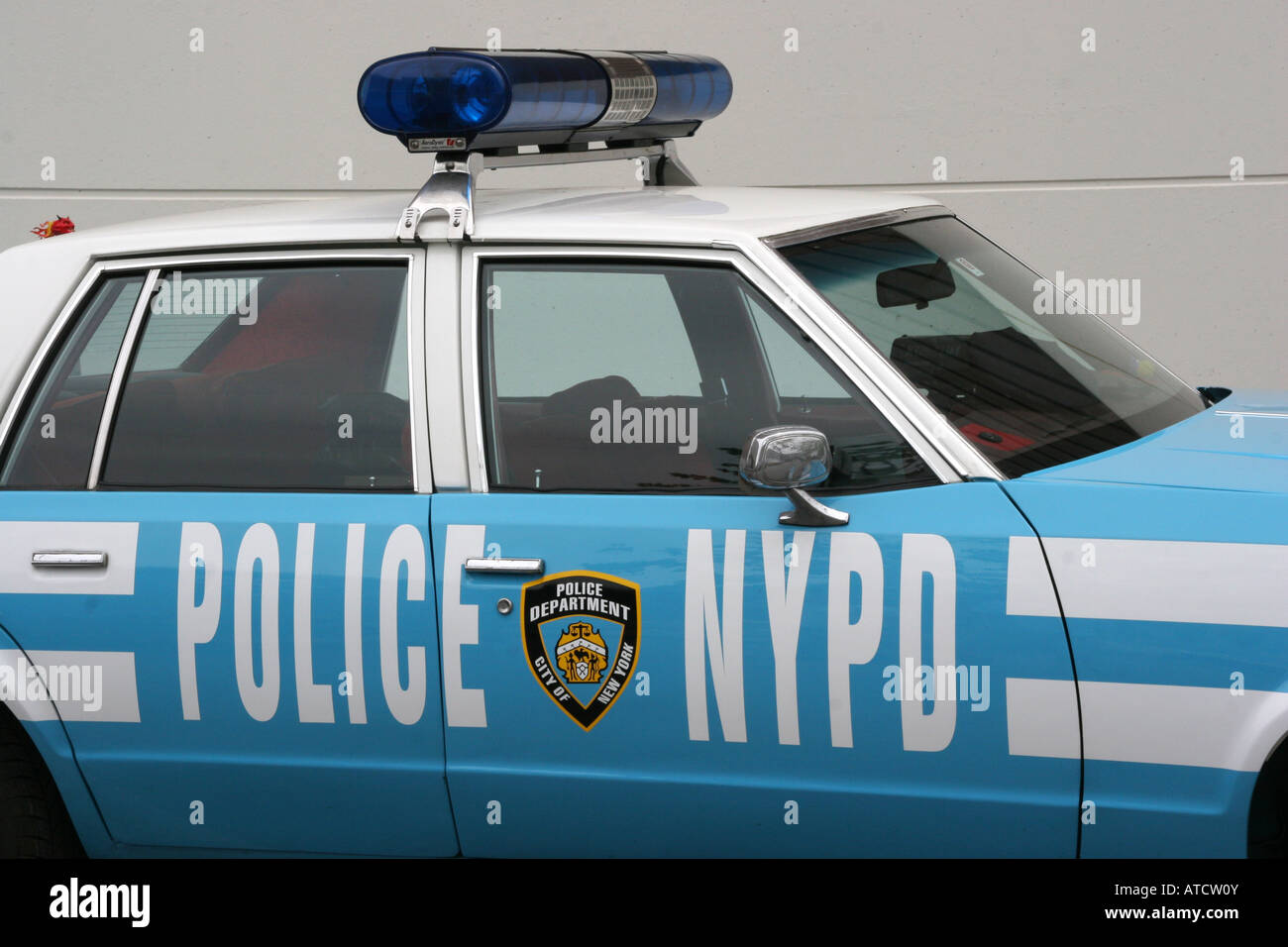 American automobile della polizia con luce blu Foto Stock