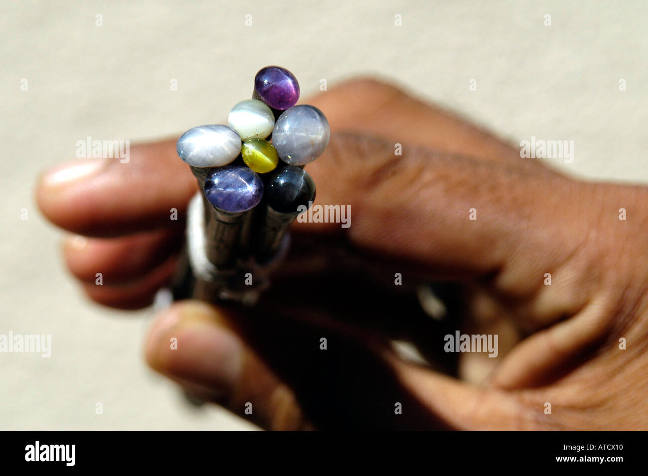 Sri Lanka Ratnapura Mining Moonstone zaffiro pietre preziose Ruby gioielli Gems Foto Stock