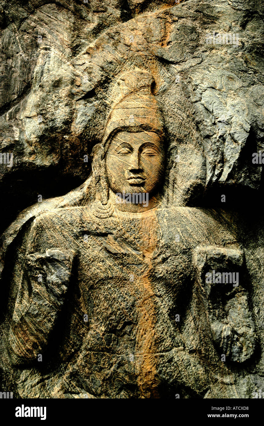 Sri Lanka Rock Buduruwagala sculture sette colossale figura scolpita in una parete di roccia sono generalmente datato al 9 cen Foto Stock