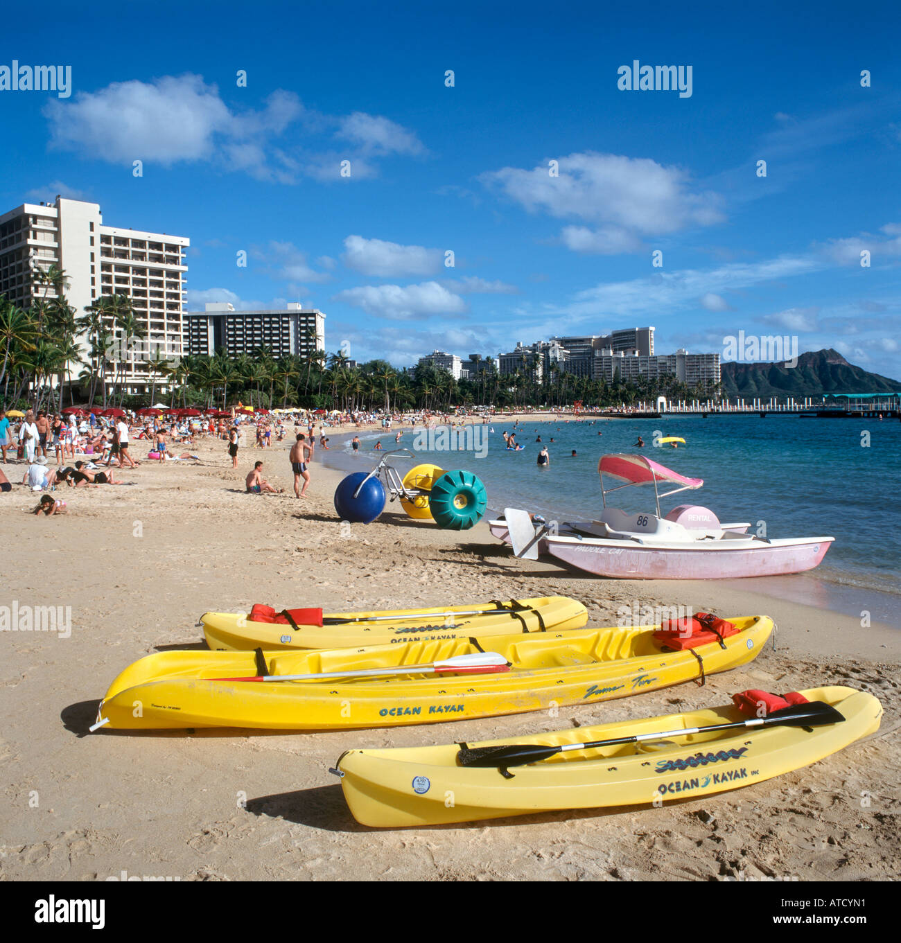 La spiaggia di Waikiki, Honolulu Oahu, Hawaii, STATI UNITI D'AMERICA Foto Stock