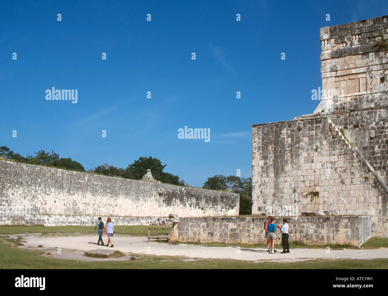 La grande palla in rovine Maya di Chichen Itza, la penisola dello Yucatan, Messico Foto Stock