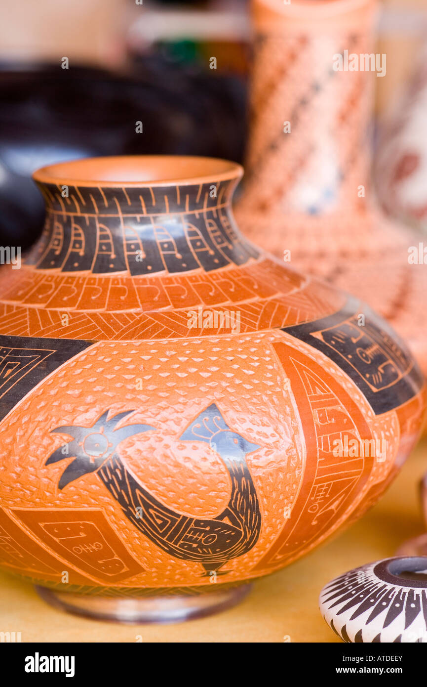 Casa Grande in ceramica da Mata Ortiz in vendita Gallup Inter Tribal Indian Ceremonial Gallup New Mexico Foto Stock