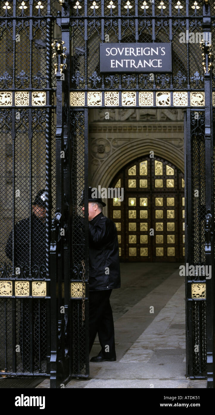 Il sovrano è entrata alla Casa del Parlamento Foto Stock