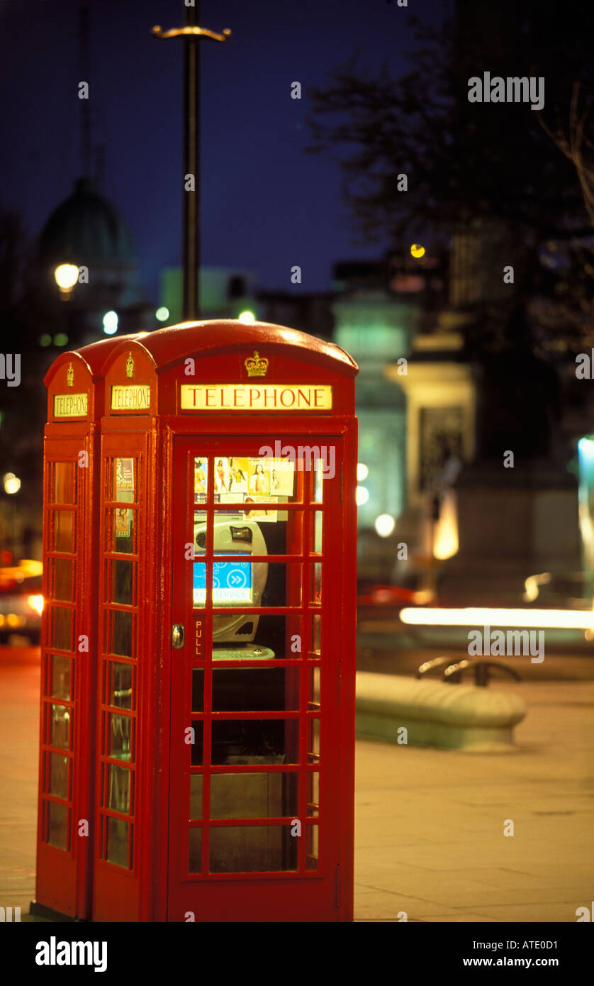 Nella casella Telefono Trafalgar Square Londra Inghilterra REGNO UNITO Foto Stock