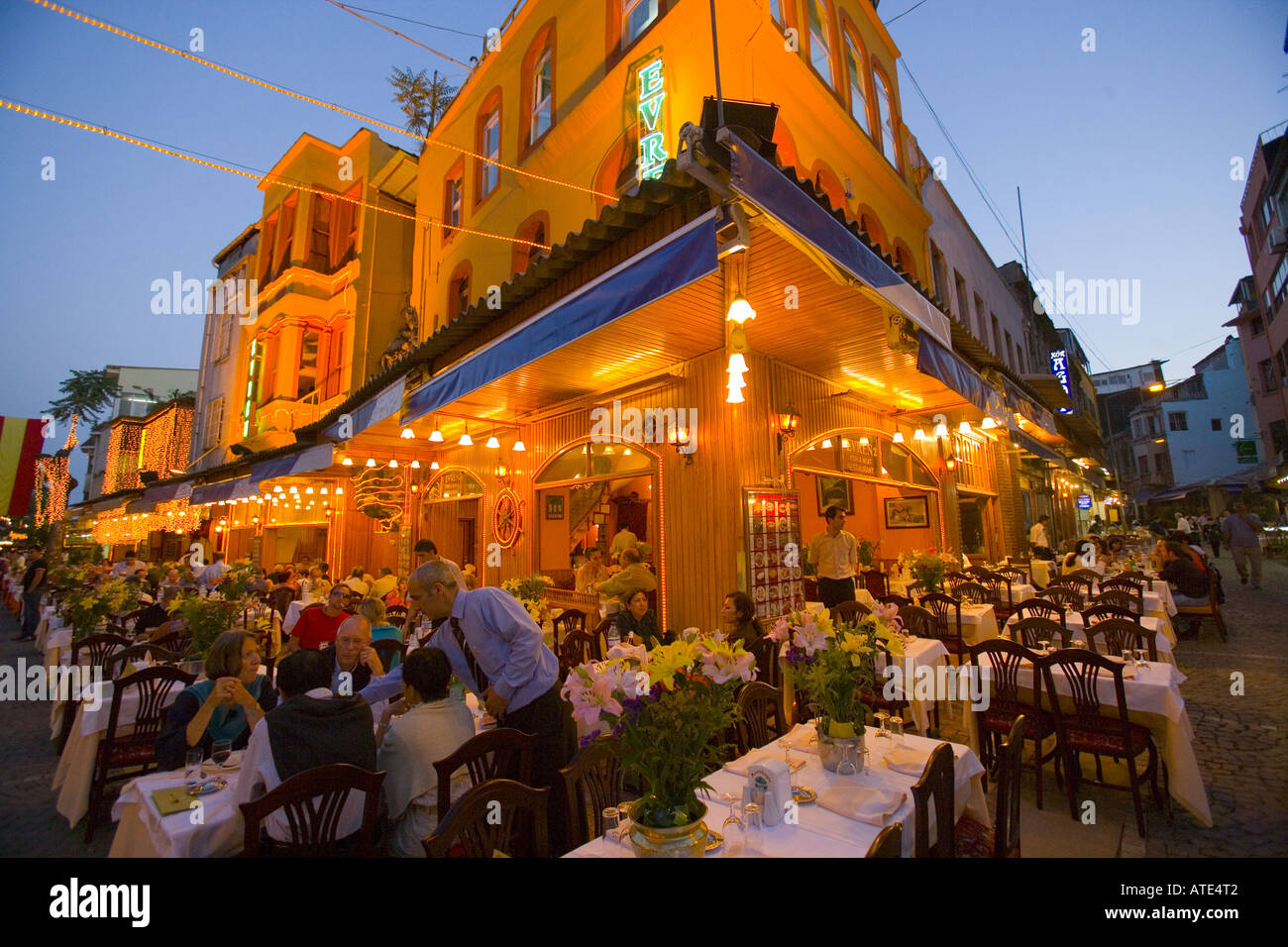 Sala da pranzo esterna, Istanbul, Turchia Foto Stock