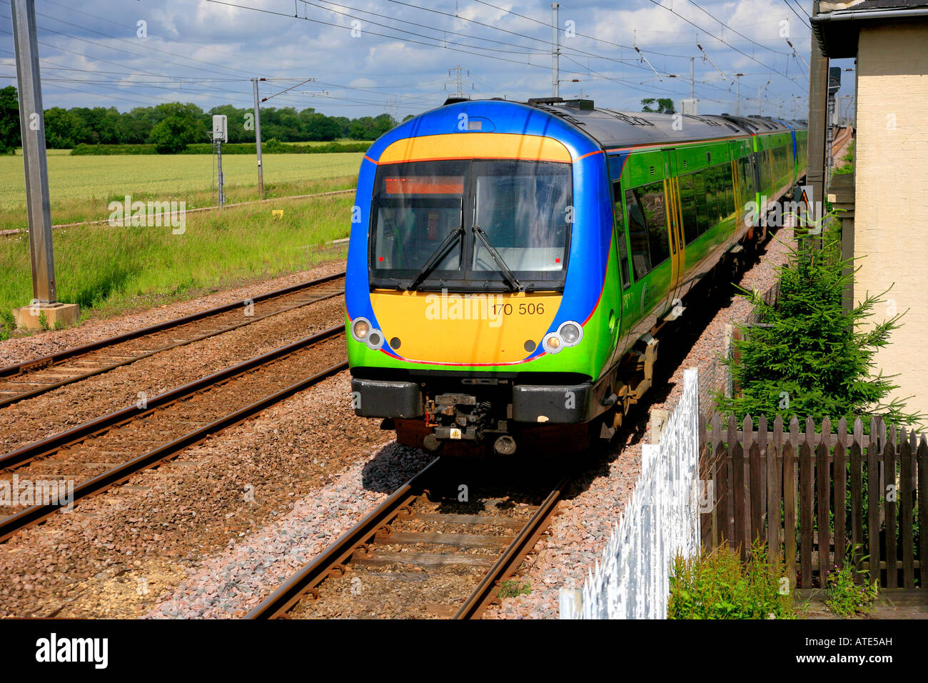 170506 Treni centrale Turbostar capi unità sud in Berkshire vicino a Peterborough Cambridgeshire England Regno Unito Regno Unito Foto Stock