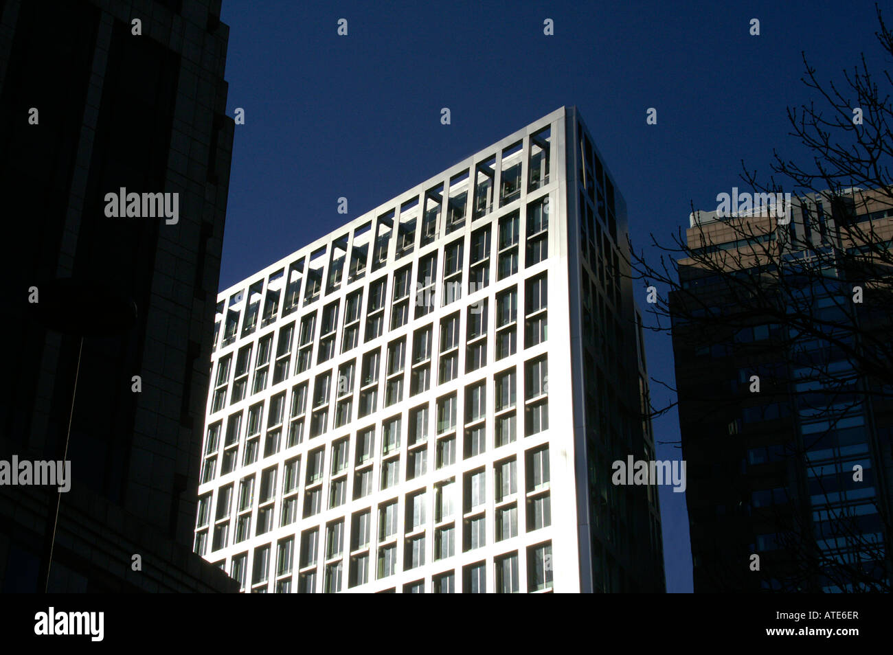 Alluminio splendente edificio moderno a Londra Foto Stock