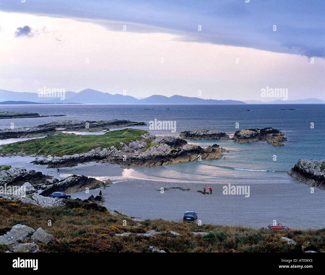 Spiaggia sulla penisola di Iveragh vicino Staigue County Kerry Repubblica di Irlanda Foto Stock