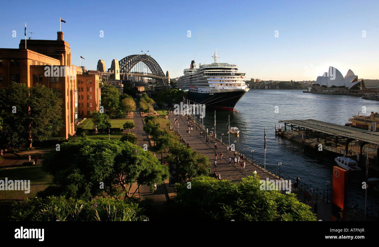 Nave passeggeri Queen Victoria ormeggiato a Circular Quay di Sydney Foto Stock