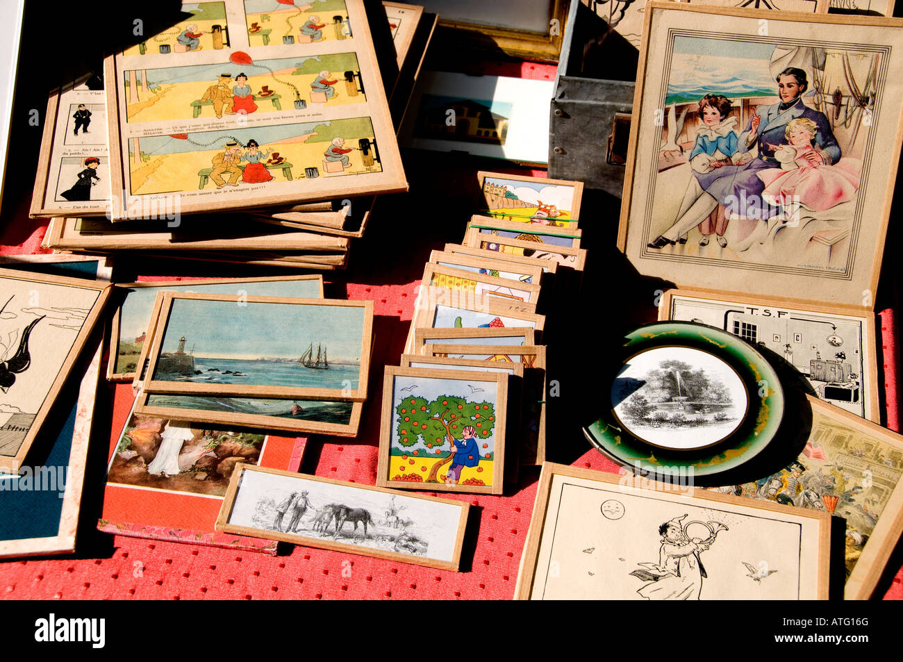 Marche aux Puces de st Quen flea mercatino di Porte de Clinancourt Parigi Foto Stock