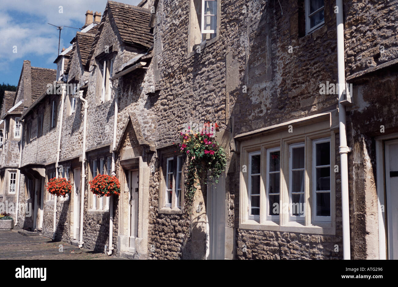 Flemish tessitore Cottages Corsham High Street Wiltshire, Inghilterra, Regno Unito Foto Stock