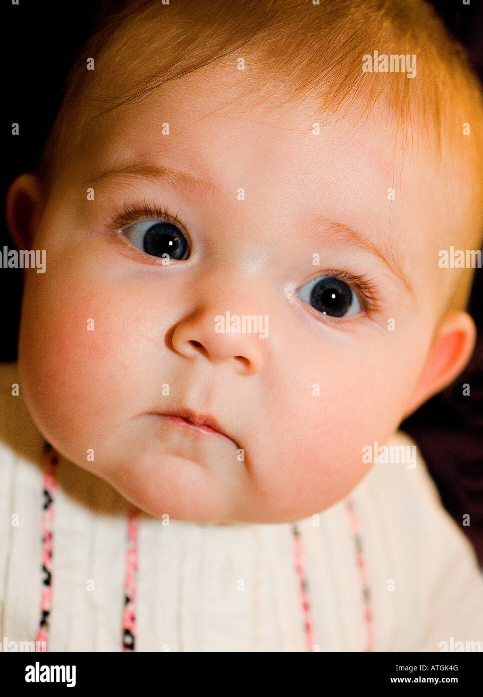 Baby girl 6-8 mese Foto Stock