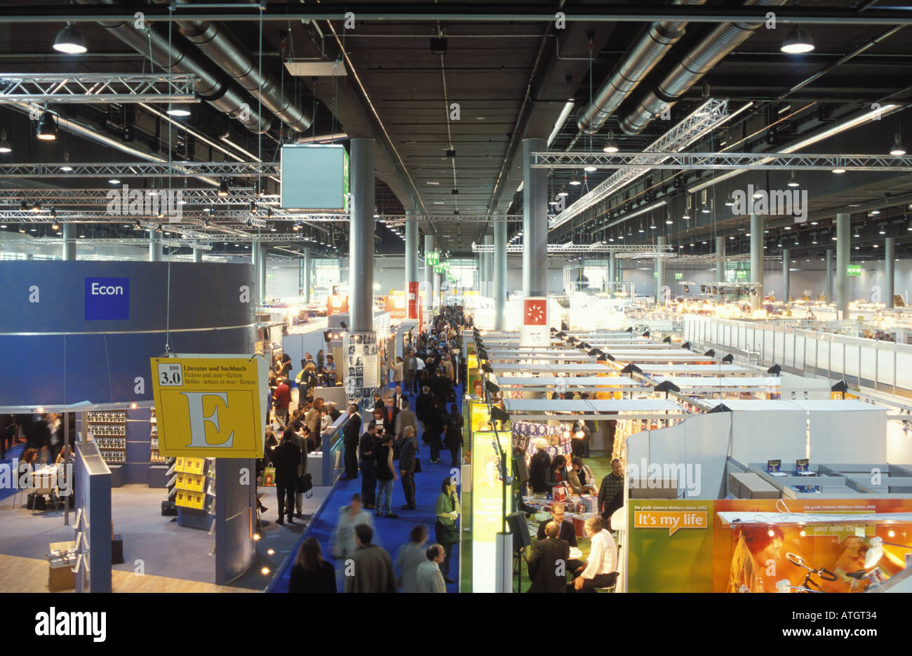 Sala espositiva della Fiera del libro di Francoforte Hesse in Germania Foto Stock