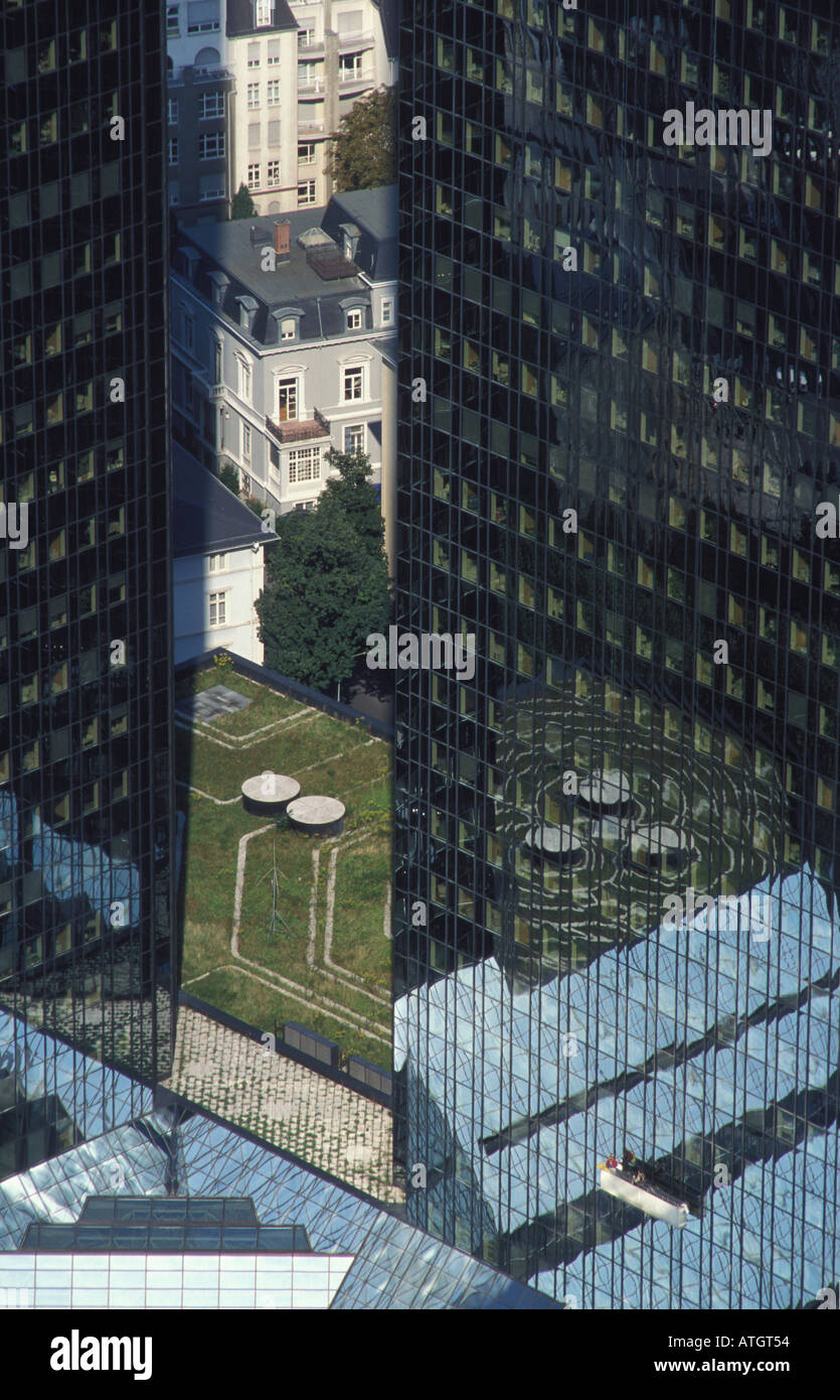 Facciata edificio per uffici di Deutsche Bank a Francoforte Hesse in Germania Foto Stock