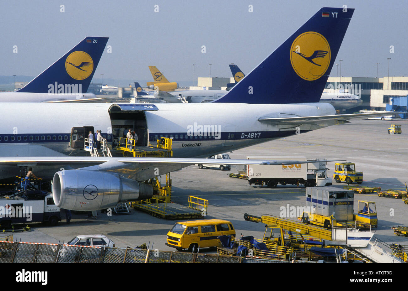 Gli aerei dell'aeroporto di Francoforte Hesse in Germania Foto Stock