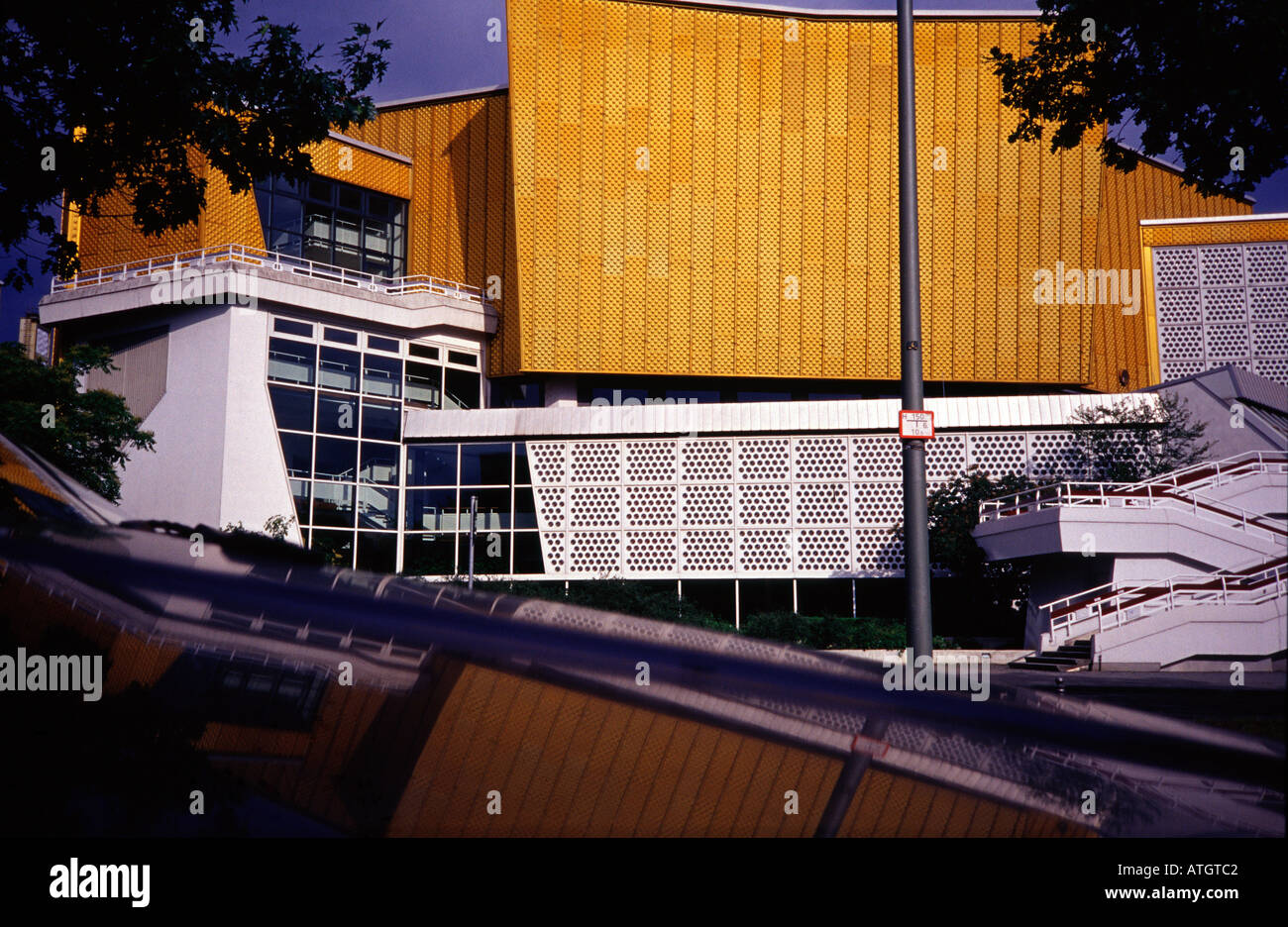 Esterno del Chamber Music Hall Kammermusiksaal della Filarmonica di Berlino progettato dall architetto Edgar Wisniewski a Berlino Germania Foto Stock