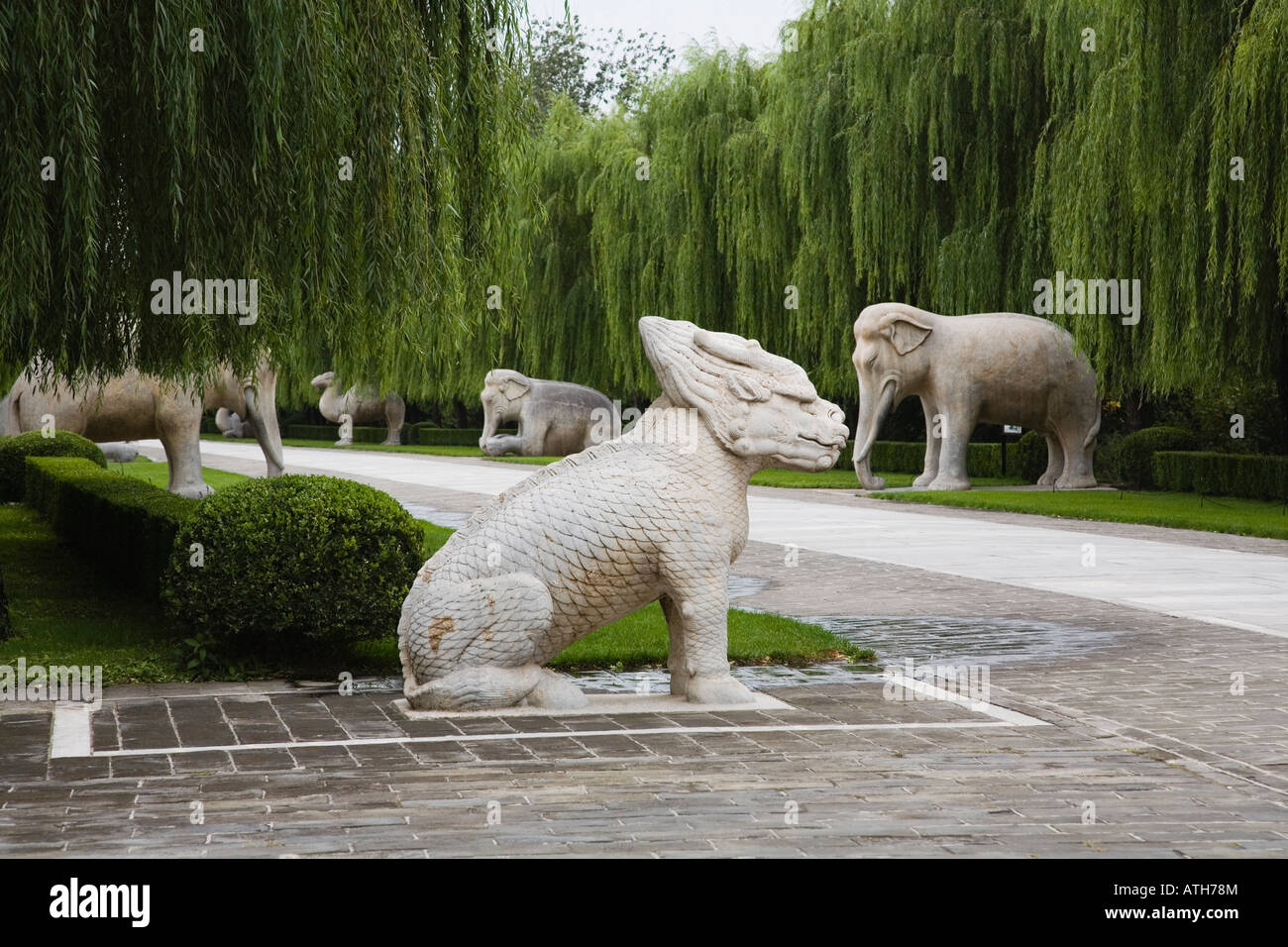 Statue di animali alla dinastia Ming tombe Foto Stock