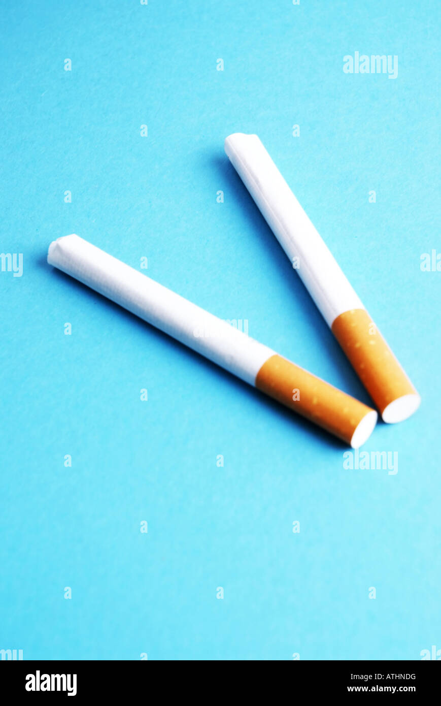 2 cigaretes Zwei Zigaretten Foto Stock