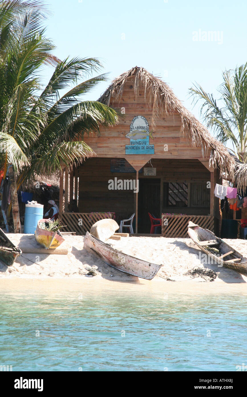 Il Garifuna villaggio di Chachahuate, in Cayos Cochinos (isole di porco), un incontaminato riserva marina in Honduras Caraibi". Foto Stock