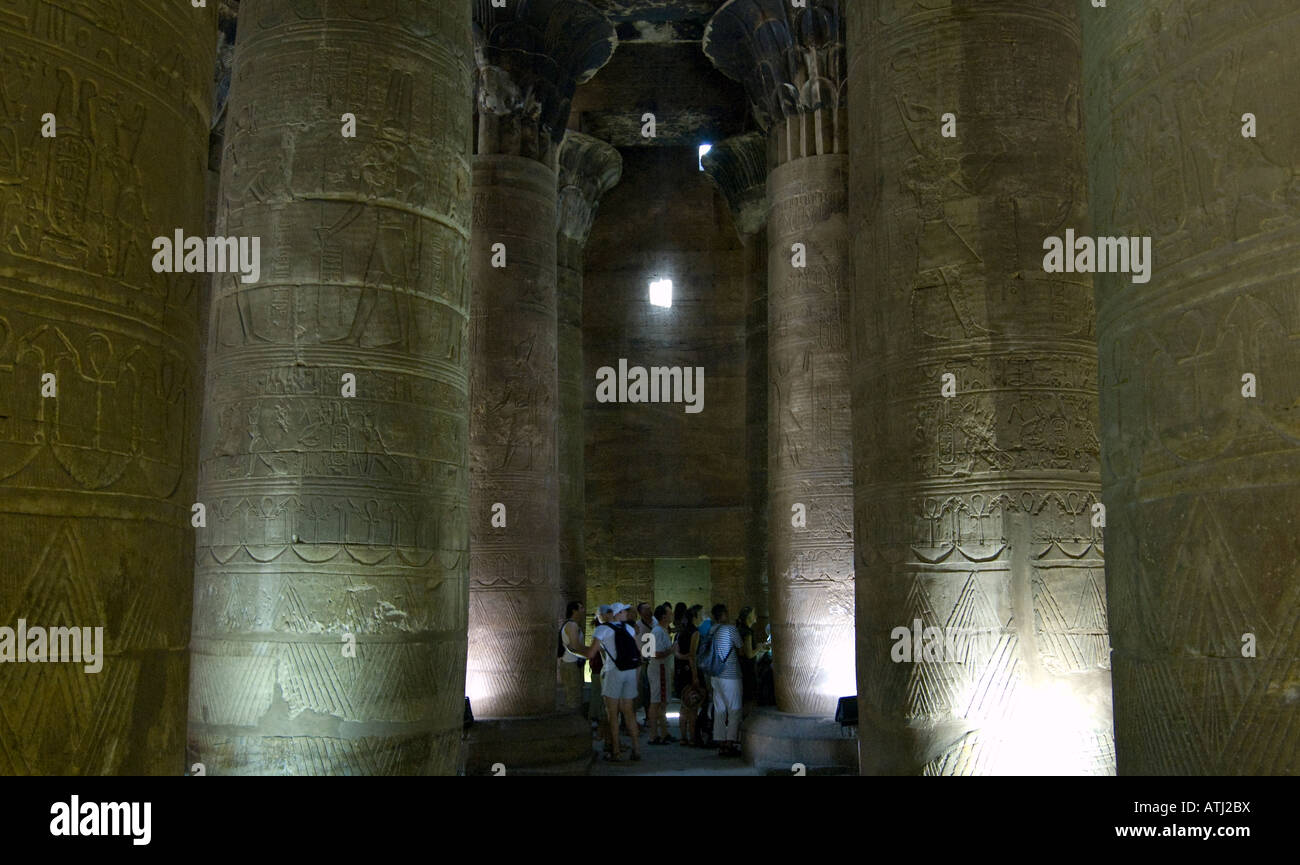 Interno del Tempio di Edfu, Egitto Foto Stock