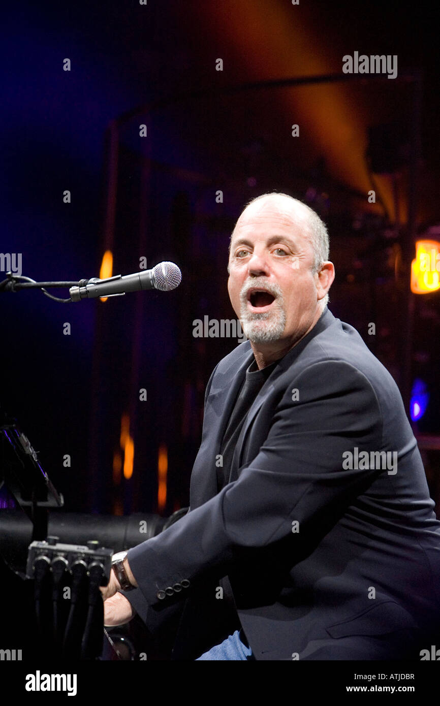 Billy Joel eseguita in concerto presso la University of Virginia John Paul Jones Arena in Charlottesville, VA nel febbraio 23, 2007. Foto Stock