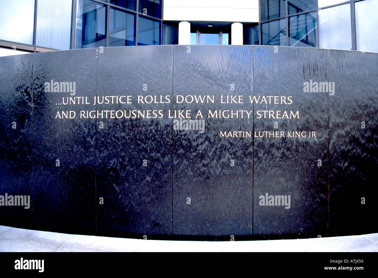 Memoriale di Martin Luther King Jnr al di fuori del Museo dei Diritti Civili in Alabama USA Foto Stock