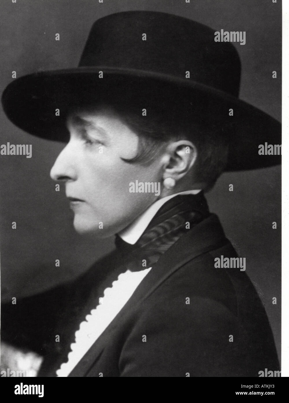 RADCLYFFE HALL autore britannico 1880 al 1943 il cui più famoso romanzo è il bene della solitudine pubblicato nel 1928 Foto Stock