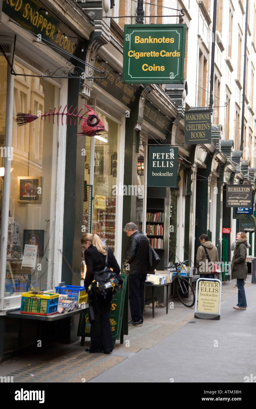 Rare e librerie antiquarie in Cecil Court London Inghilterra England Regno Unito Foto Stock