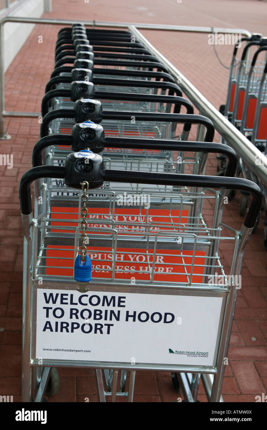 Carrello Bagagli presso l'Aeroporto Robin Hood Doncaster Sheffield. Foto Stock